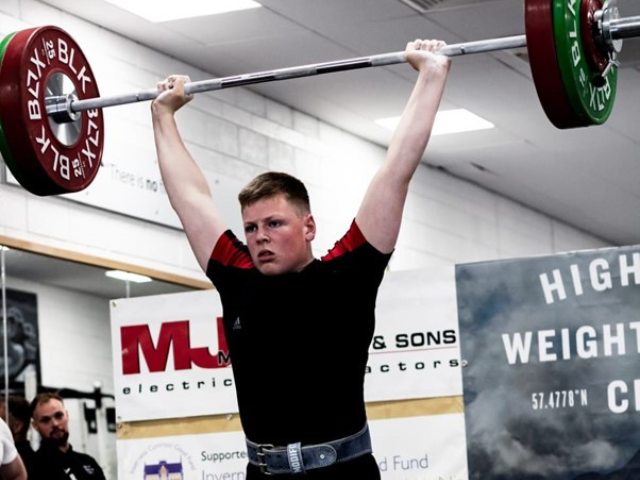 2022 Athlete Travel Award Scheme Profile – Angus Robertson