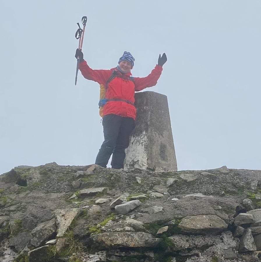 Papdale Head Teacher raises a mountainous £4,250 for cancer charity!